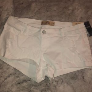 White Hollister shorts